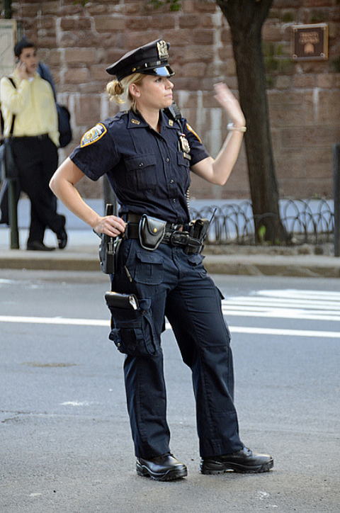 NYPD CITY OF NEW YORK POLICE DEPARTMENT 24 oz Isolé Bouteille D'Eau Sport environ 680.38 g 